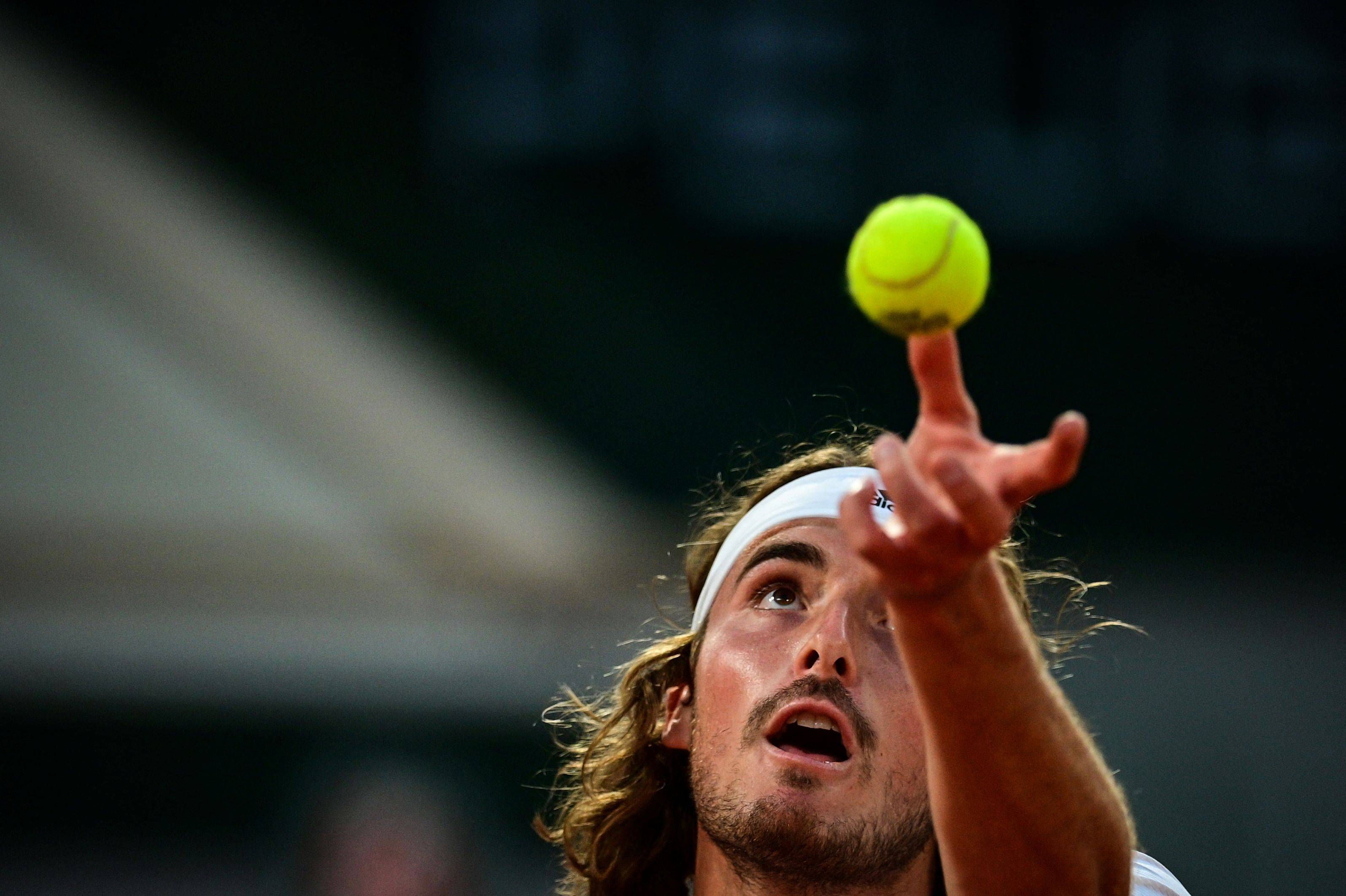 世界网球队险胜澳大利亚网球队，西西帕斯绝境逆转的简单介绍