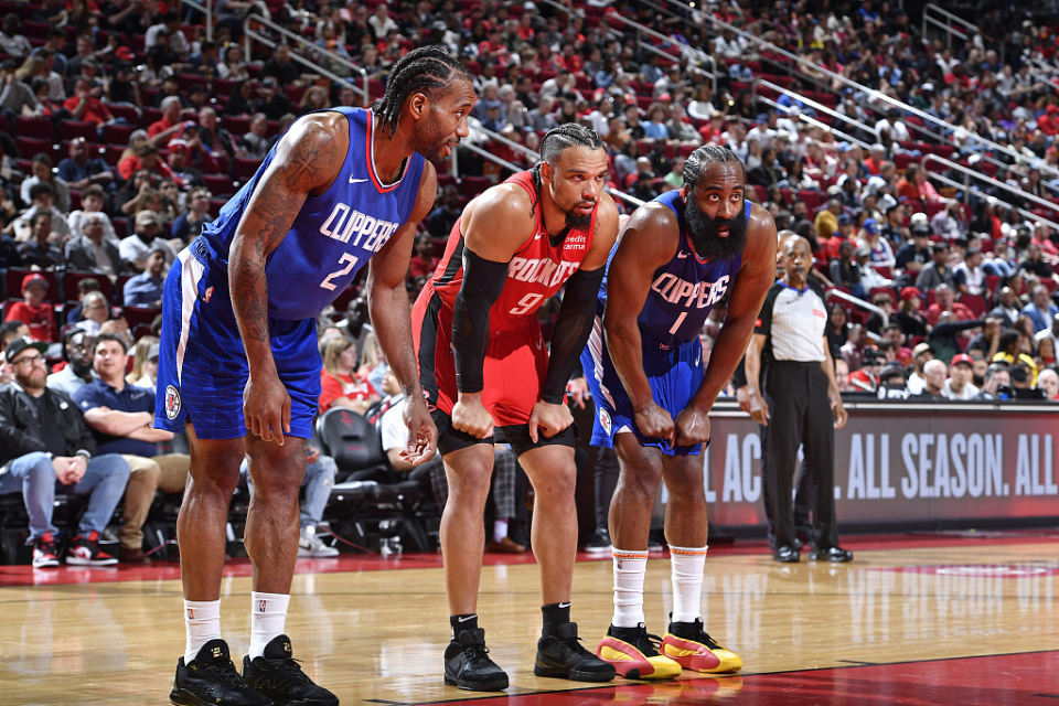 快船绝地反击尼日利亚男篮,米切尔惊艳世界 快船绝地反击尼日利亚男篮,米切尔惊艳世界