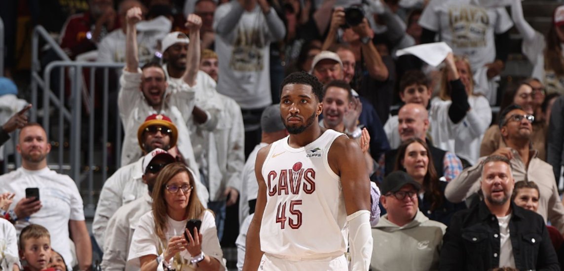 快船绝地反击尼日利亚男篮,米切尔惊艳世界 快船绝地反击尼日利亚男篮,米切尔惊艳世界