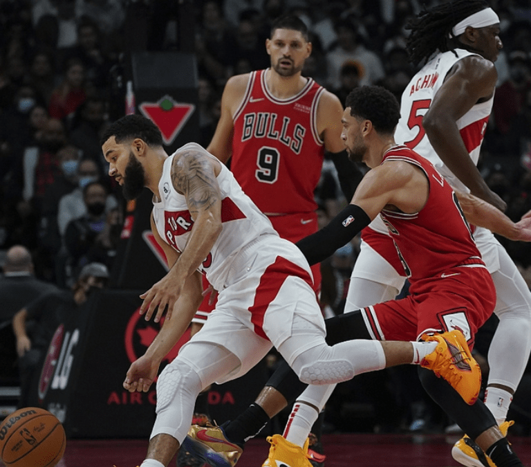 巴西男篮碾压猛龙,拉文关键制胜 巴西男篮碾压猛龙,拉文关键制胜