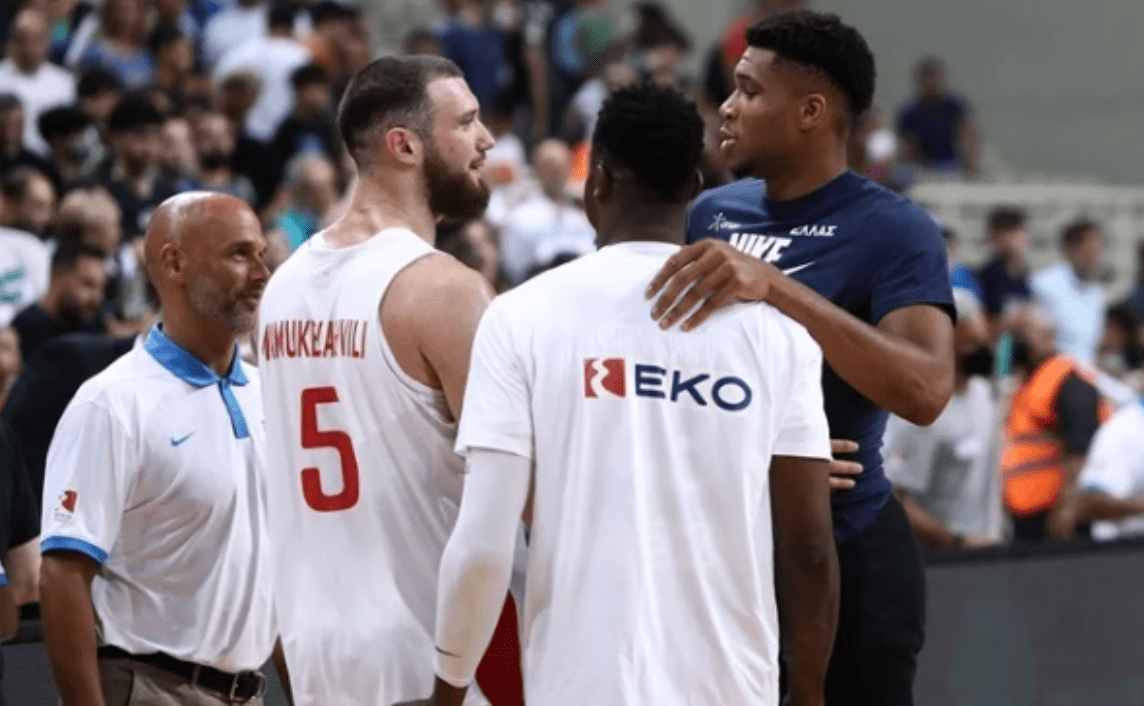 雄鹿强势西班牙男篮,巴图姆打破历史纪录 雄鹿强势西班牙男篮,巴图姆打破历史纪录