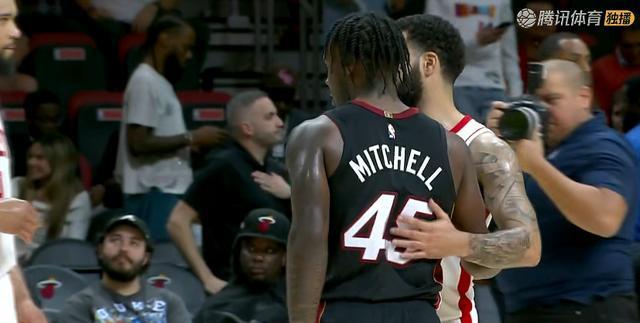 热火碾压福建队,范弗利特扛起全队 热火碾压福建队,范弗利特扛起全队