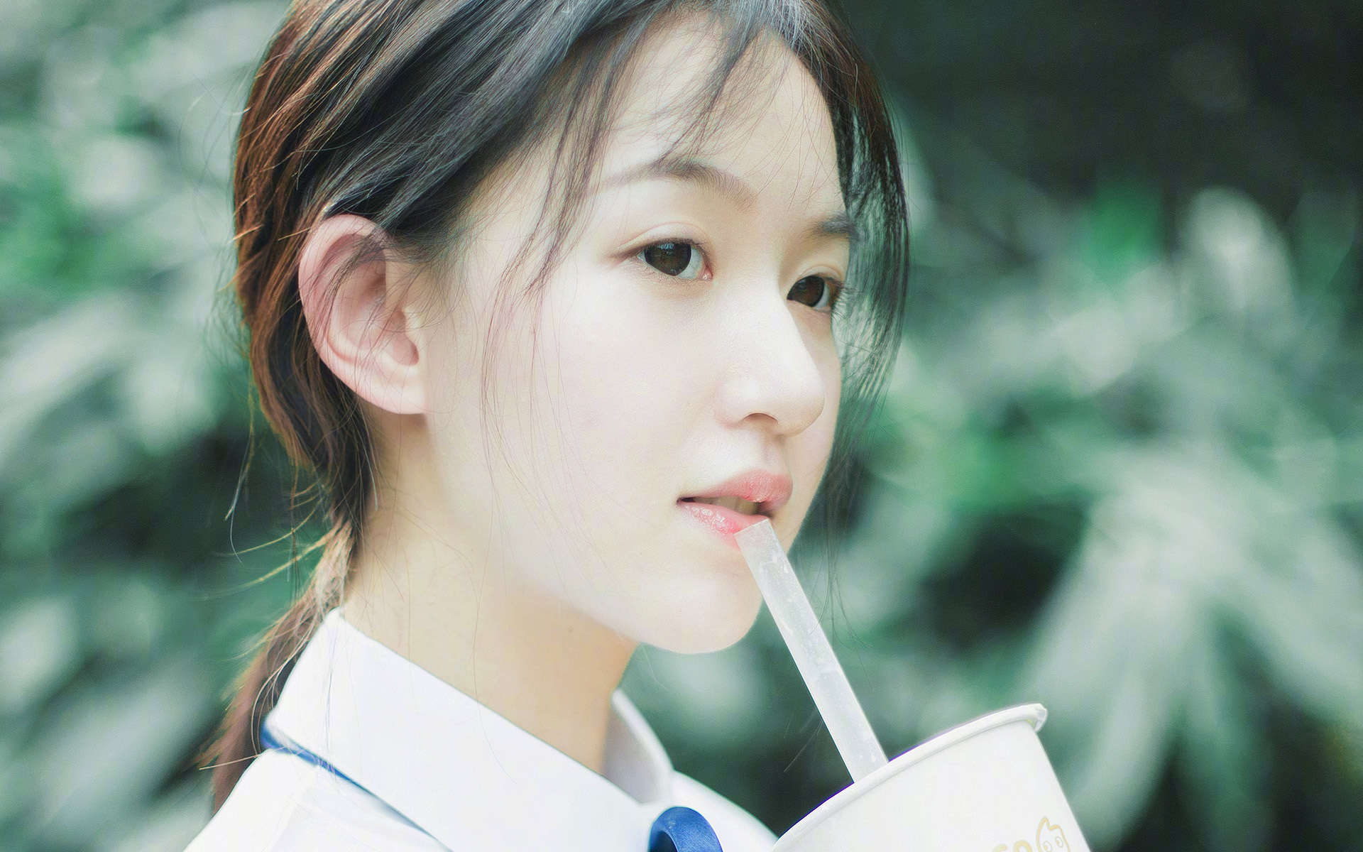 速度与策略的跨界共鸣，从F1街道赛焦点战到AC米兰连续得分压制喀麦隆的竞技艺术